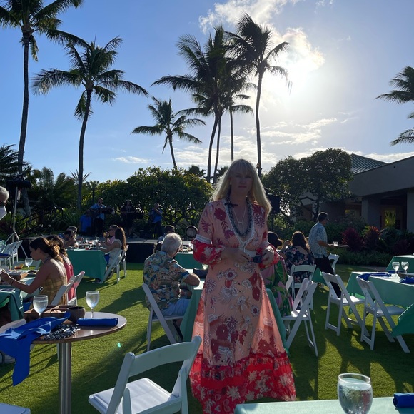 Floral Red and Cream dress - Picture 2 of 4